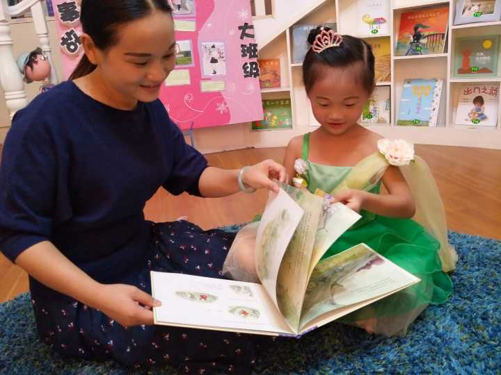 書(shū)香校園，閱讀幸?？鞓?lè) ——公明第二幼兒園閱讀月系列活動(dòng)報(bào)道