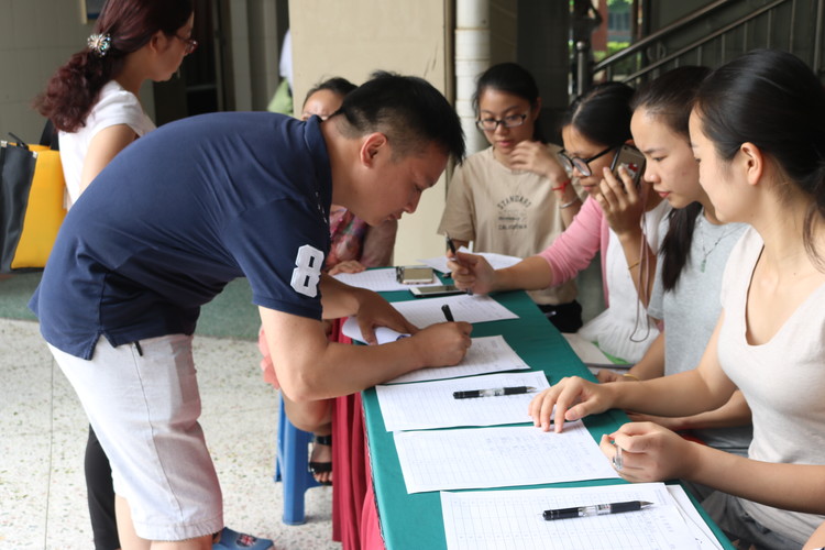 l龍華中英文實驗學校幼兒園“幼升小系統(tǒng)信息操作培訓會”順利召開