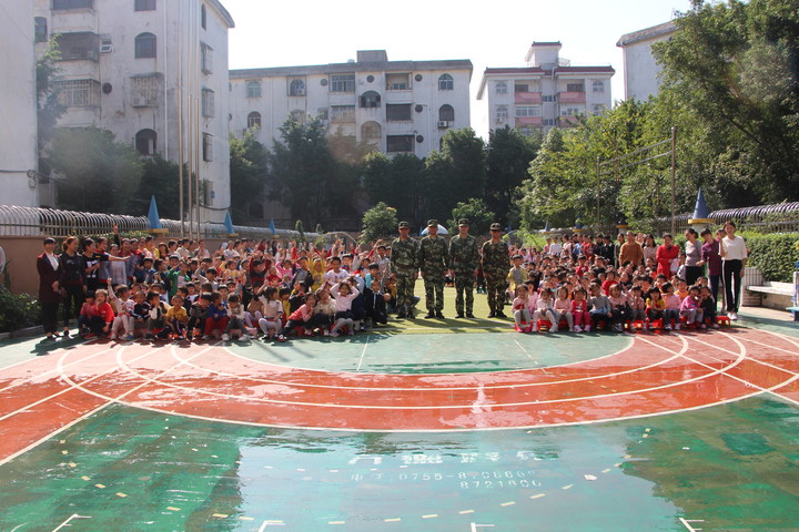 消防戰(zhàn)士走進(jìn)幼兒園，共筑消防安全新防線 